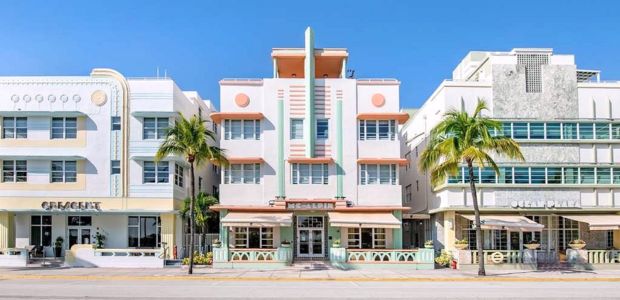 Hoteles, restaurantes y edificios históricos en South Beach, una de las zonas más populares de Miami.